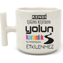 Mor Mürekkep Kendi Işığını Keşfeden Baskılı Beyaz Kulplu T Kupa Bardak Fincan Mug