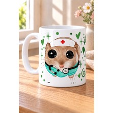 Mor Mürekkep Sad Üzgün Hamster - Meslek Hemşire - Yeşil Baskılı Beyaz Kupa
