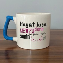Mor Mürekkep Senin En Güzel Yerin Memelerin Baskılı Mavi Kulplu Prime Kupa - Komik Hediye Bardak Fincan Mug