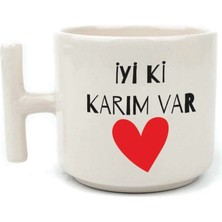 Mor Mürekkep Iyi Ki Kocam Var Baskılı Beyaz Kulplu T Kupa - Sevgililer Günü Hediyesi Bardak Fincan Mug