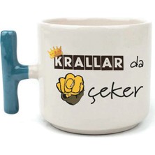Mor Mürekkep Krallar Da Nah Çeker Baskılı Mavi Kulplu T Kupa - Komik Hediye Bardak Fincan Mug