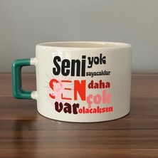 Mor Mürekkep Seni Yok Sayacaklar Baskılı Yeşil Kulplu Kare Kupa - Kadınlar Günü Hediyesi Bardak Fincan Mug