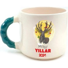 Mor Mürekkep Mutlu Yıllar 2024 Geyik Baskılı Yeşil Kulplu Boncuk Kupa - Yılbaşı Hediyesi Bardak Fincan Mug