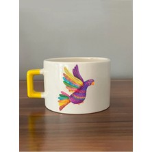 Mor Mürekkep Renkli Kanatlı Kuş Baskılı Sarı Kulplu Kare Kupa Bardak Fincan Mug