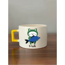 Mor Mürekkep Balık Burcu ve Onla Alakalı Komik Açıklama Baskılı Sarı Kulplu Prime Kupa Bardak Fincan Mug