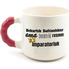 Mor Mürekkep Bekarlık Sultanlıktır Ama Baskılı Kırmızı Kulplu Boncuk Kupa Bardak Fincan Mug