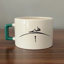 Mor Mürekkep Hiçlik Sembolü Baskılı Yeşil Kulplu Kare Kupa Bardak Fincan Mug