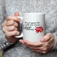 Mor Mürekkep Ne Çok Gezen Bilir Ne Çok Okuyan Baskılı Beyaz Kupa Bardak Fincan Mug