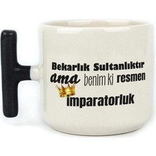 Mor Mürekkep Bekarlık Sultanlıktır Ama Baskılı Siyah Kulplu T Kupa Bardak Fincan Mug