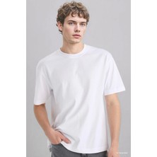 DeFacto %100 Pamuk Oversize Bisiklet Yaka Basic Kısa Kollu Tişört E6885AXNS