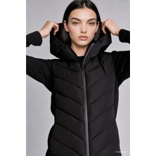 DeFacto Su İtici Regular Fit Kapüşonlu Kapitone Hibrit Mont H2186AX26AU