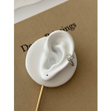Regina Accessories Taşlı Çivi Kıkırdak Küpe