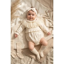 Mini Cayzen Baby Aria Vintage Dantel Detaylı Krem Bebek Romper Takımı - Çiçek Nakışlı Yakalı Body, Bandana ve Çorap 3'lü Set