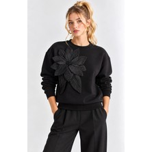 Mevese Kadın Çiçek Aksesuarlı Şardonlu Üç Iplik Oversize Sweatshirt - Siyah