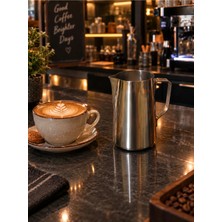 Sunvera Çelik 700 ml Paslanmaz Çelik Süt Potu Süt Köpürtücü Barista Sürahisi Latte Art Sütlük Kahve Köpürtme Kabı Cappuccino Latte Macchiato Espresso Hazırlama Ekipmanı
