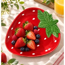 Easy Life Collection's Jardin Des Fraises Çilek Şeklinde Porselen Sunumluk - 20,5 x 17,5 cm