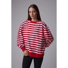 Defy's Helen Kadın Tüylenme Yapmayan Organik Pamuklu 2 İplik Yuvarlak Yaka Oversize Çizgili Kırmızı Sweatshirt