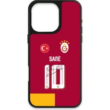 iPhone 16 Pro Max Uyumlu Galatasaray Leroy Sane Parçalı Forma Imzalı Cam Lisanslı Telefon Kılıfı