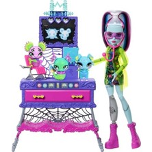 Die Grup Canavar Yapma Oyun Seti, Frankie Stein Doll ile