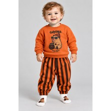 BEBEKİZ Capibara Baskılı Sweatshirt Çizgili Pantolon ve Baskılı Çorap 3'lü Mevsimlik Erkek Bebek Çocuk Takım 9-36 Ay