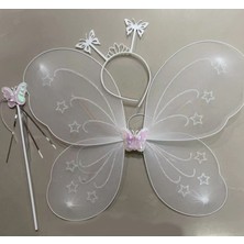Burada Bulabilirsin Beyaz Renk Kelebek Kanadı Tacı ve Sopası 50X37 cm
