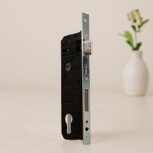 Burada Bulabilirsin 35MM Pvc Silindirli Kapı Kilidi