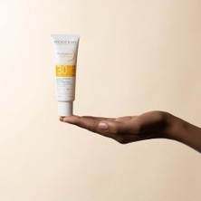 Photoderm Akn Mat Sivilce Karşıtı Güneş Kremi Yağlı Akne Eğilimli Ciltler Matlaştırıcı Etki 40 ml