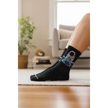 Can Moda Canmoda Meditasyon Yapan Astronot Desenli Çorap (36-44 Numaraya Uygun)