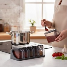 Mabelme Store Prime 6’lı Standlı Kaşıklı Baharatlık Seti – Duvara ve Tezgaha Uygun, 300 ml Kapasiteli, Etiketli Şeffaf Baharat Kutuları, Kaşıklı Düzenleyici Stand