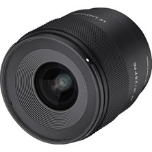 - Af 16 mm F2.8 P Sony Fe - Prima Serisi - Kompakt ve Hafif Ultra Geniş Açılı Objektif, Vlogging ve Manzara Çekimleri Için Mükemmel