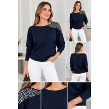 Moda Rüyası Kadın Taş Işlemeli Kayık Yaka Triko Bluz Uzun Kollu Salaş Kesim Şık Kazak