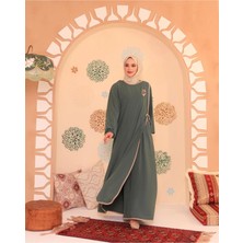 Berel Moda Tesettür Elbise Ferace Mint Yeşili Elif Vav Nakışlı Çıtçıtlı Biyeli Medine Ipeği