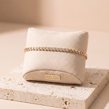 Rui Qi Jewelry Vıp Seri 316L Çelik Gold Renk Merkezi Zirkon Taşlı V Formlu Zincir Bileklik 18,5 cm