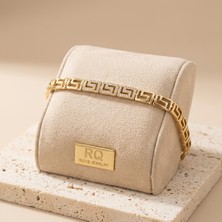 Rui Qi Jewelry Vıp Seri 316L Çelik Gold Renk Yarı Taş Işlemeli Grek Desenli Gösterişli Bileklik 18,5 cm