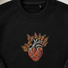 Kelebekli Anatomik Kalp Nakışlı Bisiklet Yaka Sweatshirt Unisex