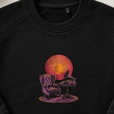 Vintage Koltuk ve Gramofon Nakışlı Bisiklet Yaka Sweatshirt Unisex
