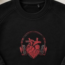 Kulaklıklı Kalp Müzik Nakışlı Bisiklet Yaka Sweatshirt Unisex