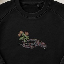 Çiçekli Iskelet Eli Nakışlı Bisiklet Yaka Sweatshirt Unisex