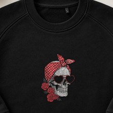 Güllü Pin Up Rockabilly Kurukafa Nakışlı Bisiklet Yaka Sweatshirt Unisex
