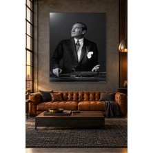 Fida Gökyüzüne Bakan Atatürk Siyah Beyaz Portre Canvas Tablo