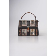 Ççs Kadın Kedi Figürlü Tarot Kartı Desenli Vintage Deri Görünümlü Metal Tokalı Kapaklı El ve Kol Çantası Siyah 18403