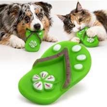 Mythriva Sesli Parmak Arası Terlik Tasarımlı Köpek ve Kedi Oyuncağı - Çiğneme, Isırma, Diş Kaşıma, Günlük Oyun, Eğitim ve Ev Içi Aktivite Için Hafif Kauçuk, Taşınabilir, Sesli Tasarım (Yeşil)