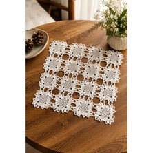 East West Trading Beyaz El Örmesi Beyaz Çiçek Motifli Kare Dantel Sehpa Örtüsü 18X18 cm