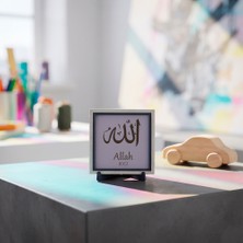 Miaju Tevekkül ve Maneviyat Temalı Maneviyatı Simgelendiren Allah (C.c.) Yazısı Dekoratif Hediyelik Obje - Butik Bir Dekorasyon Parçası, Güzel Anılara Eşlik Eden Anlamlı Hediyelik (Mini) 10X10 cm