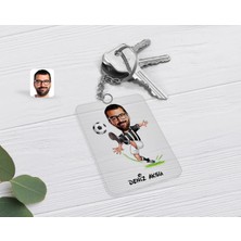BK Gift Kişiye Özel Erkek Siyah Beyaz Futbolcu Karikatürlü Şeffaf Pleksi Anahtarlık-1