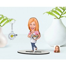 BK Gift Kişiye Özel Kadın Chef Karikatürlü 3D Ahşap Biblo ve Isimli Silver Papatya Anahtarlık-20