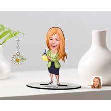BK Gift Kişiye Özel Kadın Asistan Karikatürlü 3D Ahşap Biblo ve Isimli Gold Papatya Anahtarlık-2
