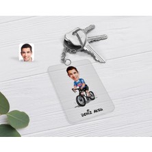 BK Gift Kişiye Özel Erkek Bisiklet Sürücüsü Karikatürlü Şeffaf Pleksi Anahtarlık-1