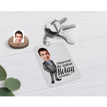 BK Gift Kişiye Özel Erkek Kolay Yetişmiyor Karikatürlü Şeffaf Pleksi Anahtarlık-1
