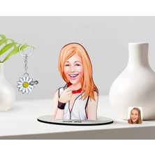 BK Gift Kişiye Özel Kadın Karikatürlü 3D Ahşap Biblo ve Isimli Silver Papatya Anahtarlık-35